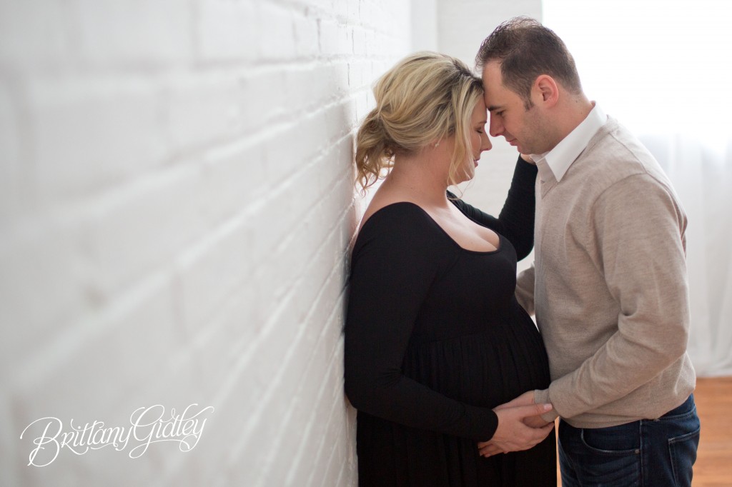 Cleveland Maternity Photographer | Waiting On Baby N